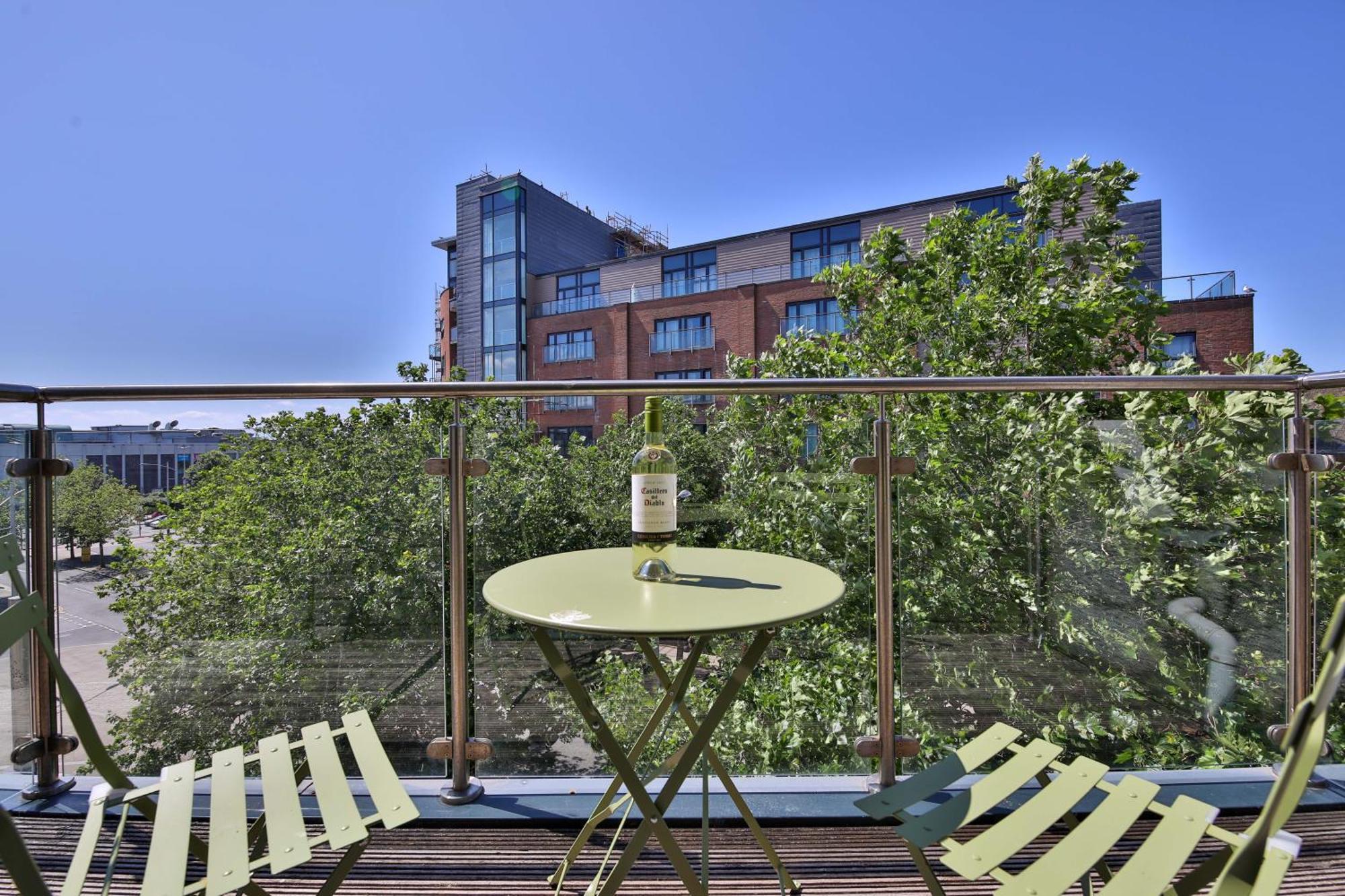 Princess Lofts City Centre Studios With Nespresso Coffee Machines & New Fast Wifi By Stayright Swansea Esterno foto