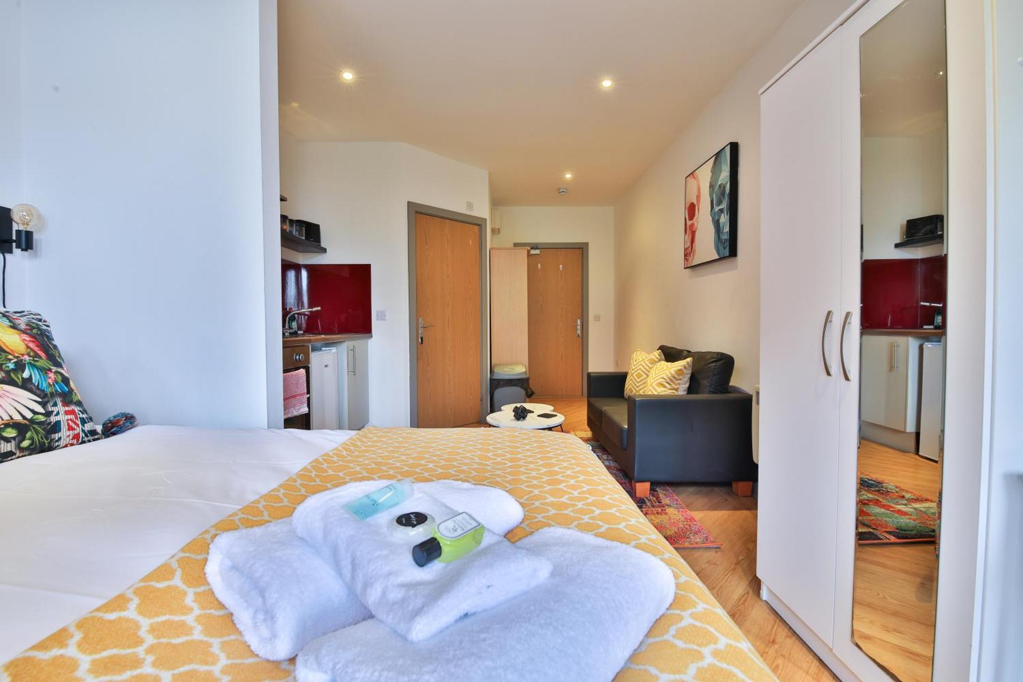 Princess Lofts City Centre Studios With Nespresso Coffee Machines & New Fast Wifi By Stayright Swansea Esterno foto