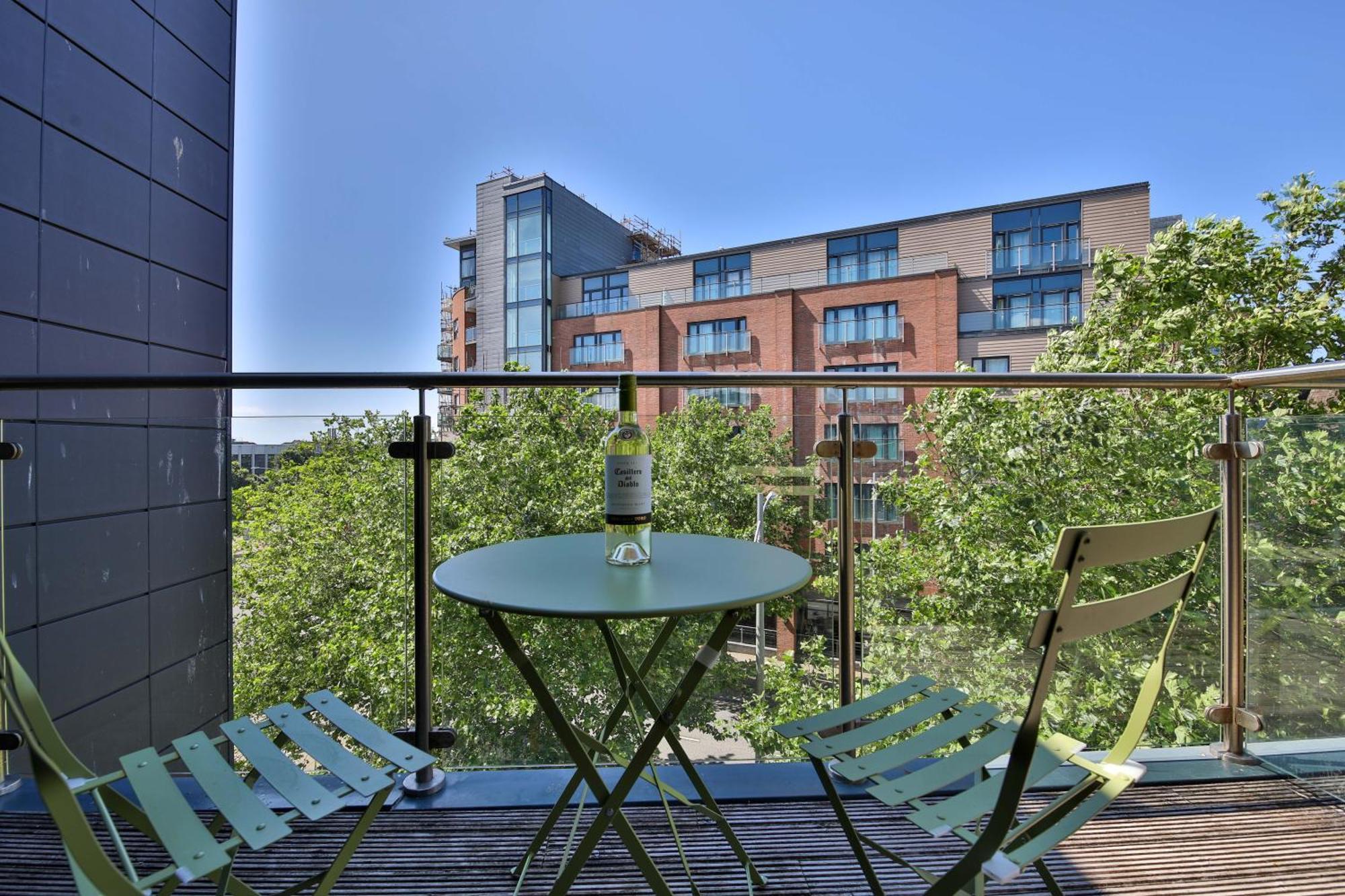 Princess Lofts City Centre Studios With Nespresso Coffee Machines & New Fast Wifi By Stayright Swansea Camera foto